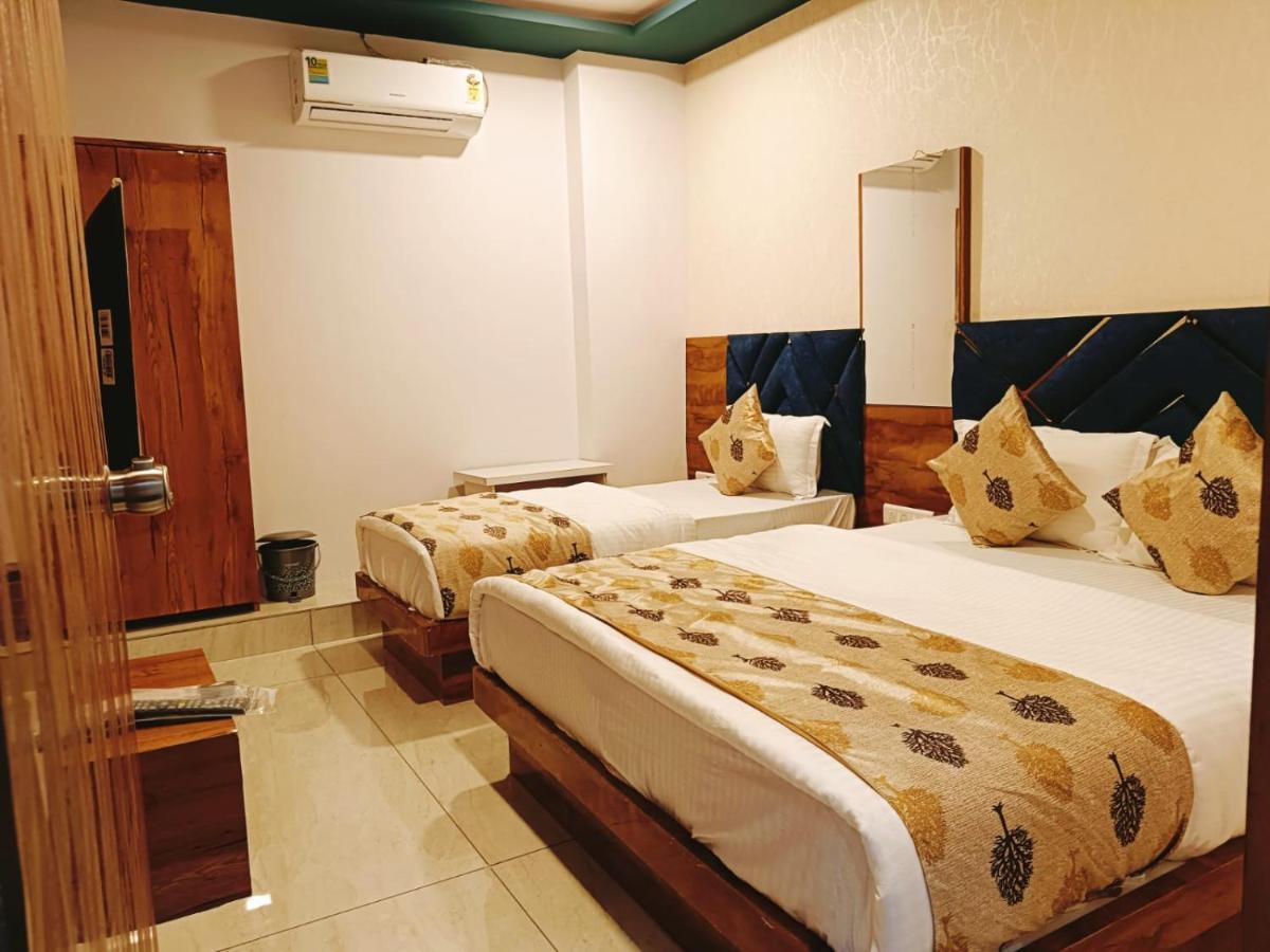 Hotel Maan Palace ヴァドーダラー エクステリア 写真